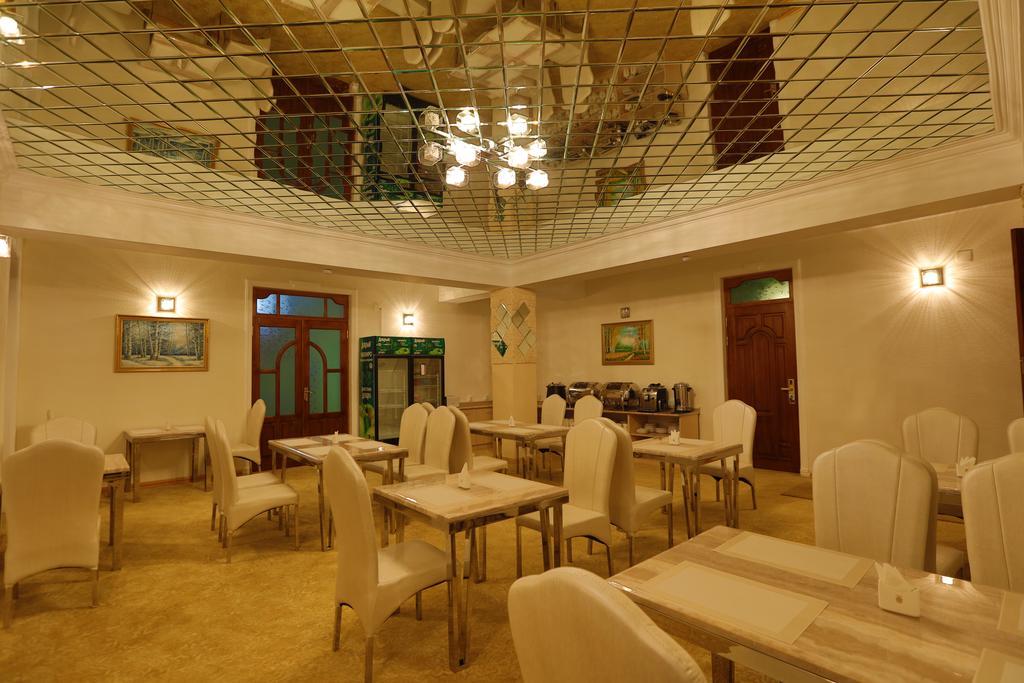 Lotte Palace Doesjanbe Buitenkant foto