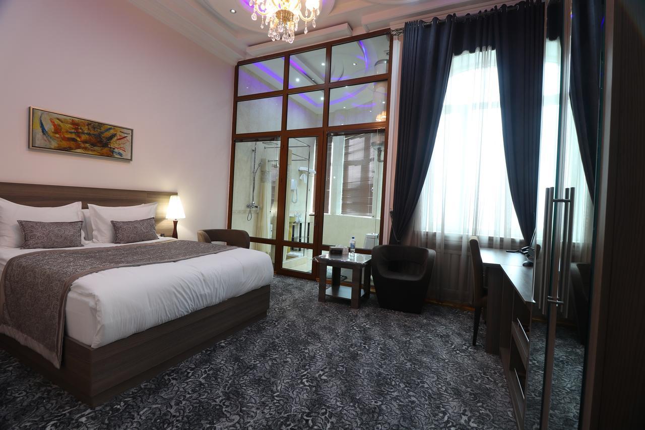 Lotte Palace Doesjanbe Buitenkant foto